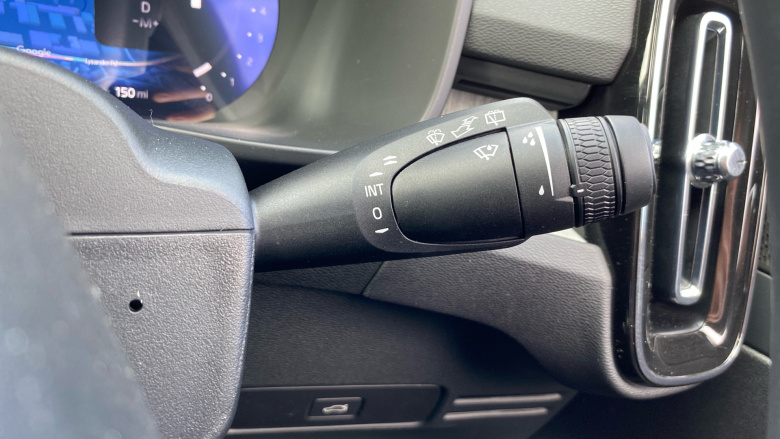 Volvo XC40 2.0 B3P Ultra Dark 5dr Auto Petrol Estate